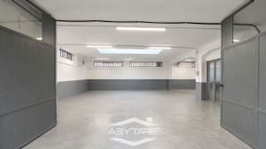 Casa semindipendente con cortile privato, box auto e  magazzino