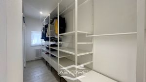 Casa semindipendente con cortile privato, box auto e  magazzino