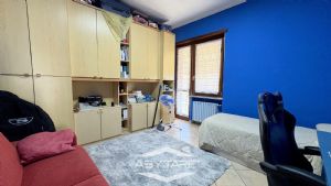 Appartamento piano rialzato in bifamiliare a Carignano