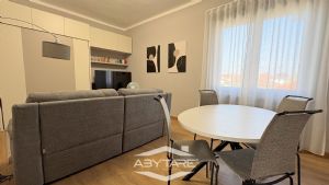Appartamento ristrutturato in bifamiliare con giardino