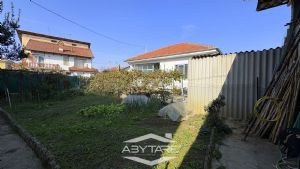 Appartamento ristrutturato in bifamiliare con giardino