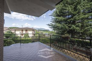 ampio alloggio con terrazzo - libero subito