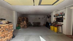 Cascina piemontese libera su tre lati con giardino privato e due unità abitative