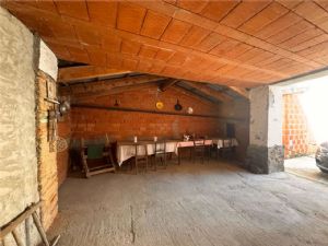 MOMBARUZZO CENTRO PAESE INTERNO AD UNA CORTE