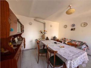 MOMBARUZZO CENTRO PAESE INTERNO AD UNA CORTE