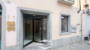 Locale commerciale con magazzino e laboratorio in affitto
