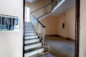 MAI ABITATO - TRILOCALE CON CUCINA COMPLETA E BAGNO INCLUSI