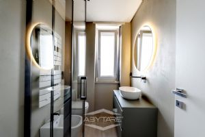 MAI ABITATO - TRILOCALE CON CUCINA COMPLETA E BAGNO INCLUSI