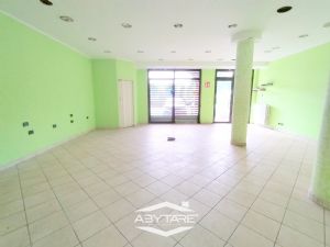 VIA BATTITORE - LOCALE COMMERCIALE DI 70 MQ

Benve...
