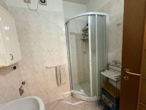 Splendido quadrilocale con box auto via De Paoli, Nichelino