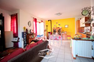 Villetta a schiera con box auto e taverna