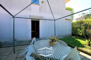 Villetta a schiera con box auto e taverna