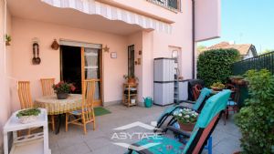 Villetta a schiera con box auto e taverna