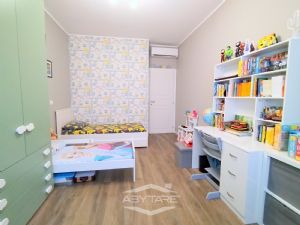 QUADRILOCALE CON BOX AUTO INCLUSO NEL PREZZO !