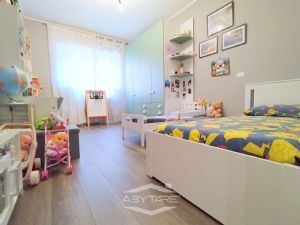 QUADRILOCALE CON BOX AUTO INCLUSO NEL PREZZO !