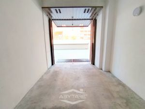QUADRILOCALE CON BOX AUTO INCLUSO NEL PREZZO !