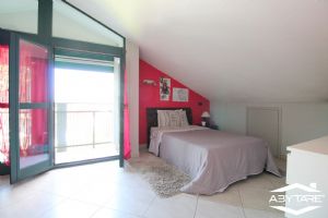 Villa indipendente su tre lati