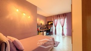 Villa indipendente su tre lati
