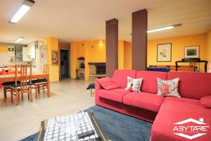 Villa indipendente su tre lati