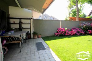 Villa indipendente su tre lati