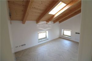 VILLAFRANCA PIEMONTE QUADRILOCALE MANSARDATO COMPLETAMENTE RISTRUTTURATO CL A4