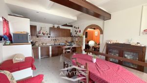 Porzione di casa su due livelli, in bifamiliare
