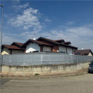 ASTI PALUCCO PORZIONE DI VILLA BIFAMILIARE CON PISCINA