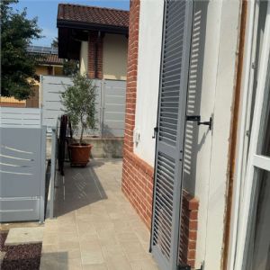 ASTI PALUCCO PORZIONE DI VILLA BIFAMILIARE CON PISCINA