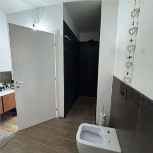 ASTI PALUCCO PORZIONE DI VILLA BIFAMILIARE CON PISCINA