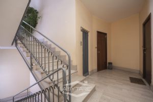 VIA TRIPOLI - BILOCALE CON ARREDO VOLENDO INCLUSO ...