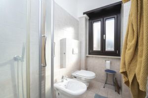 VIA TRIPOLI - BILOCALE CON ARREDO VOLENDO INCLUSO ...