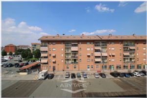 3 locali ristrutturato via Juvarra Nichelino