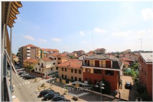 3 locali ristrutturato via Juvarra Nichelino