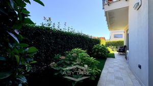 Quadrilocale con giardino in vendita a Carignano