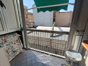 AMPIO TRILOCALE ZONA OSPEDALI