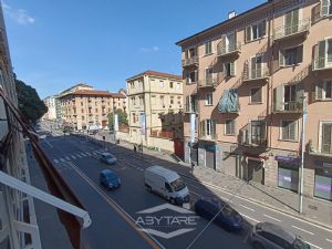 AMPIO TRILOCALE ZONA OSPEDALI