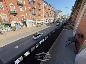 TRILOCALE COMPLETAMENTE RISTRUTTURATO IN PICCOLA PALAZZINA