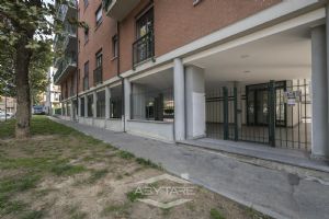 4 locali vendita Moncalieri Corso Dante 5/Bis