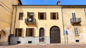 Casa storica in vendita in centro paese
