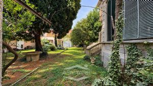 Casa storica in vendita in centro paese