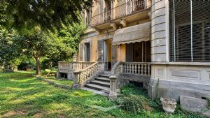 Casa storica in vendita in centro paese