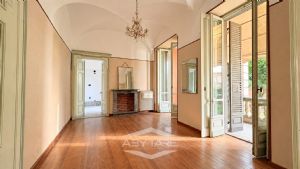 Casa storica in vendita in centro paese