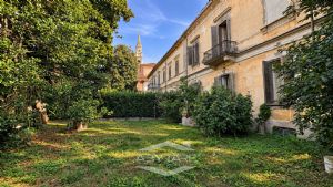 Casa storica in vendita in centro paese