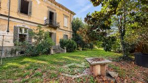 Casa storica in vendita in centro paese