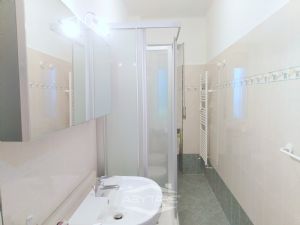 BILOCALE CON CUCINA INCLUSA NEL PREZZO E VOLENDO BOX AUTO