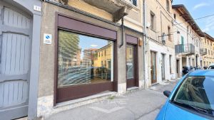 Locale commerciale in vendita a Carignano