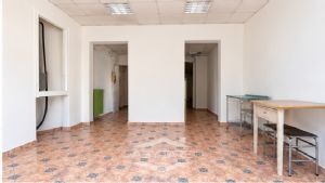 Locale commerciale in vendita a Carignano
