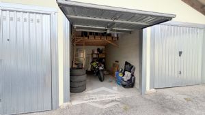 Trilocale ristrutturato in piccolo contesto