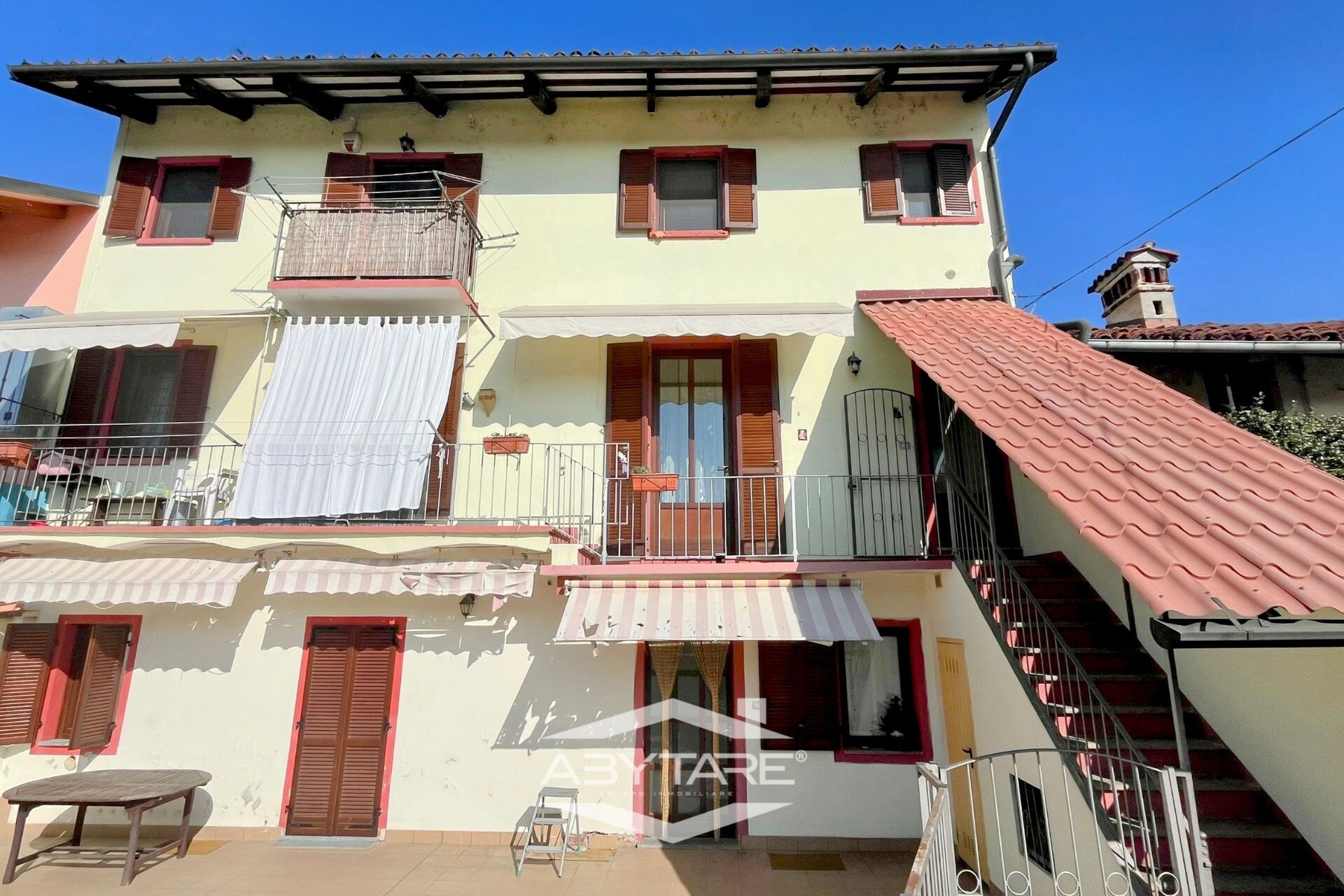Appartamento bilivello in bifamiliare in vendita a Carignano
