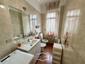 Appartamento con ampio terrazzo privato